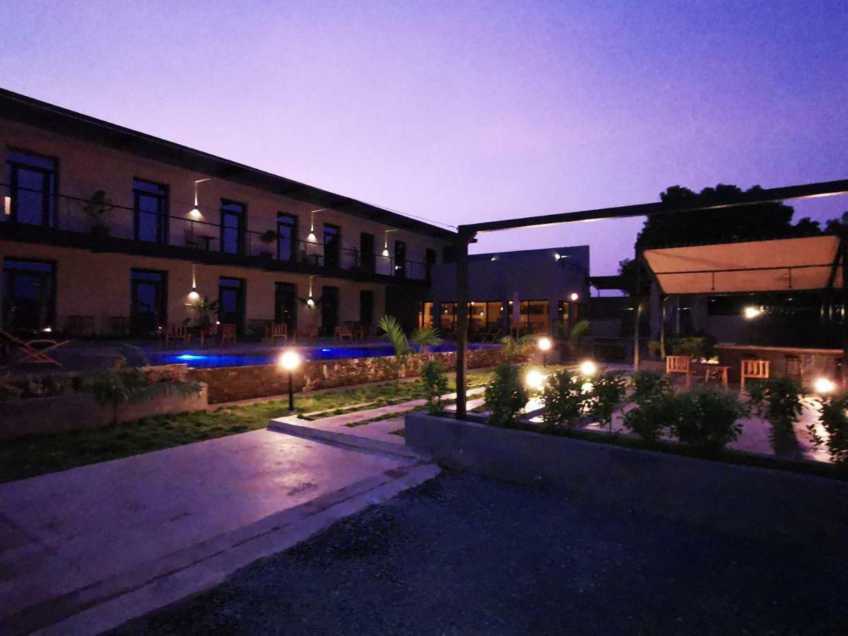 Au Bord De L'Eau Hotel Bamako Exterior foto