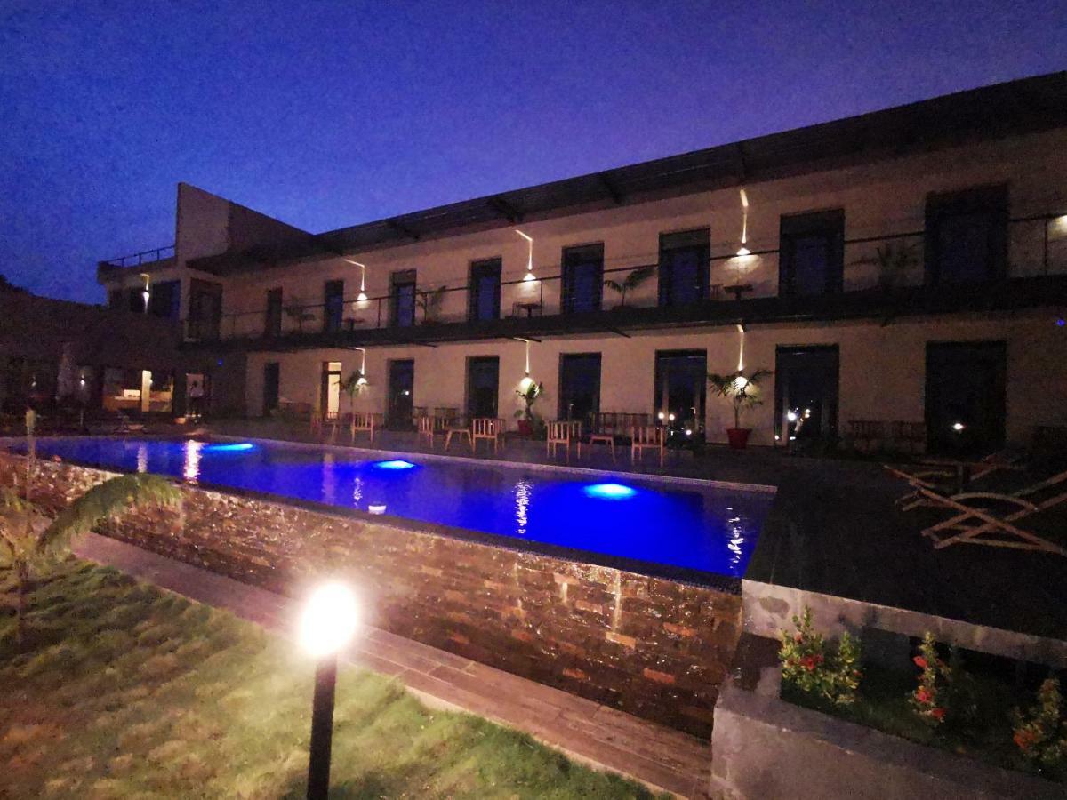 Au Bord De L'Eau Hotel Bamako Exterior foto
